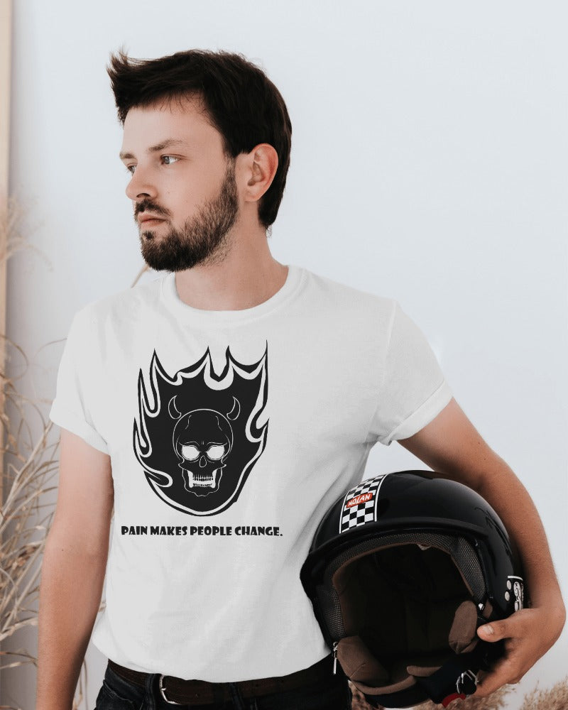 T-Shirt mit flammendem Totenkopf-Transformations-Motiv – Begrüßen Sie Veränderungen mit Stil 🔥💀