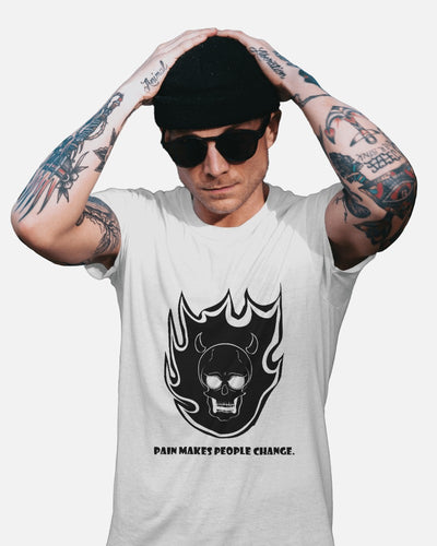 T-Shirt mit flammendem Totenkopf-Transformations-Motiv – Begrüßen Sie Veränderungen mit Stil 🔥💀